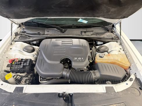 Used 2022 Dodge Challenger SXT RWD image 27