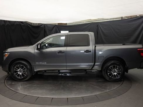 Used 2024 Nissan Titan SV w/ SV Convenience Package image 7
