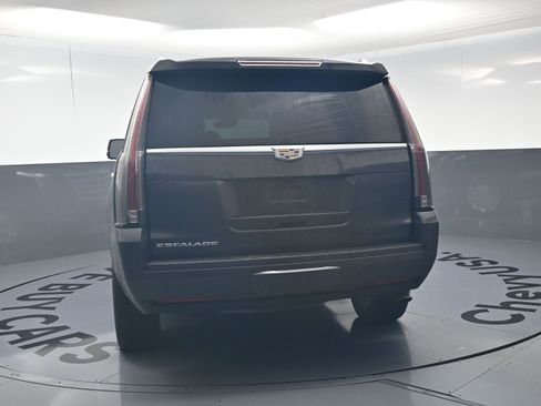 Used 2018 Cadillac Escalade Platinum AWD/4WD image 8
