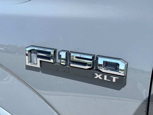 Used 2020 Ford F150 XLT w/ Equipment Group 302A Luxury AWD/4WD image 15