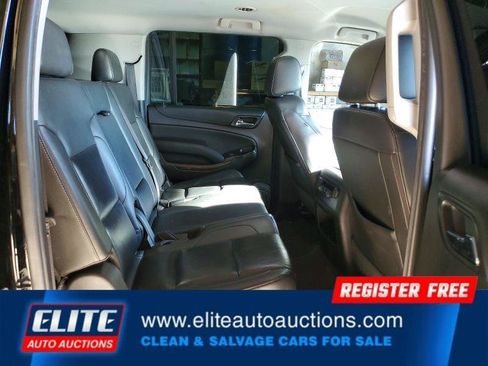 Used 2019 Chevrolet Suburban LT image 19