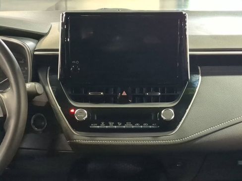 Used 2025 Toyota Corolla SE image 17