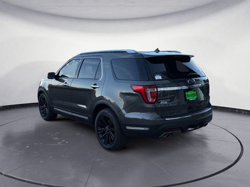 Used 2019 Ford Explorer Limited w/ Class III Trailer Tow Package FWD image 4