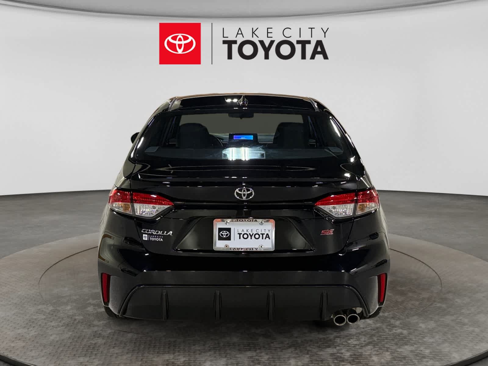Used 2026 Toyota Corolla SE FWD image 4
