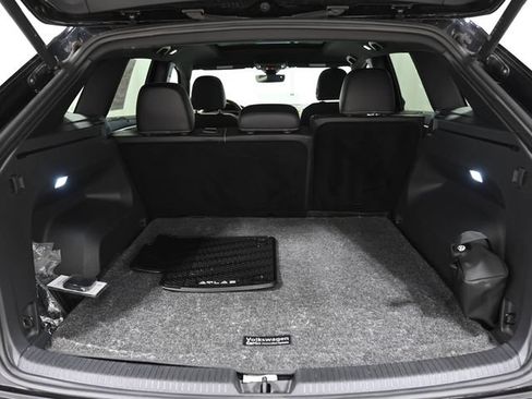 Used 2024 Volkswagen Atlas Cross Sport SE AWD/4WD image 20
