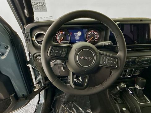 New 2025 Jeep Gladiator Sport image 11