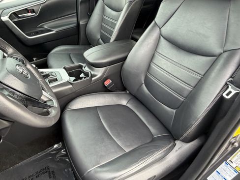 Certified 2021 Toyota RAV4 XLE Premium AWD/4WD image 28