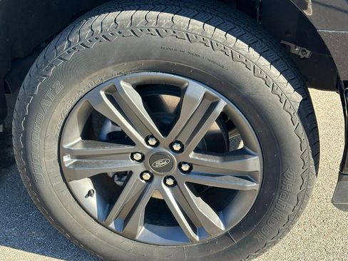 Used 2023 Ford F150 Lariat w/ Equipment Group 502A High image 4