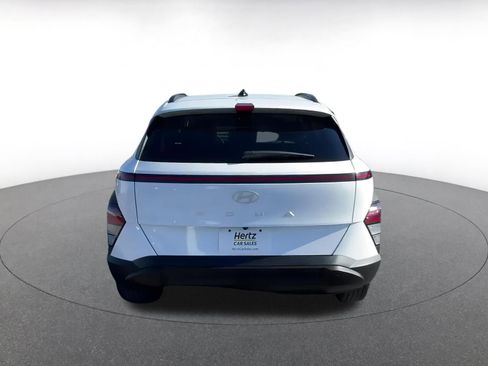Used 2025 Hyundai Kona SEL image 12