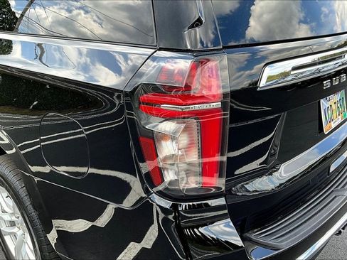 Used 2024 Chevrolet Suburban LT AWD/4WD image 20
