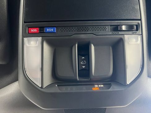Used 2025 Subaru Forester Premium w/ Protection Package AWD/4WD image 23