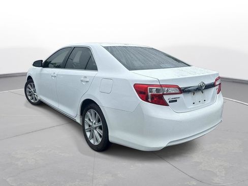 Used 2012 Toyota Camry XLE w/ Leather Pkg FWD image 8