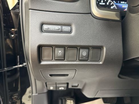 Certified 2024 Nissan Murano SV w/ SV Midnight Edition Package image 22