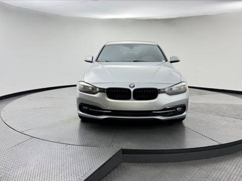 Used 2017 BMW 330i Sedan RWD image 12