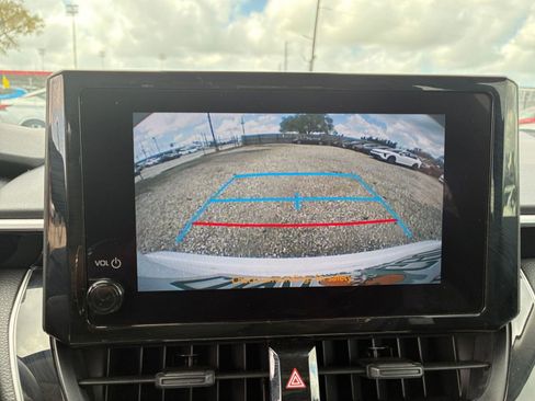 Used 2025 Toyota Corolla LE image 22