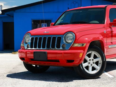 Used 2006 Jeep Liberty Limited AWD/4WD image 16