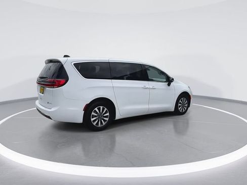 New 2024 Chrysler Pacifica Select image 8