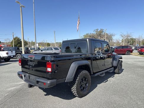 Used 2023 Jeep Gladiator Sport w/ Off Road Group image 3