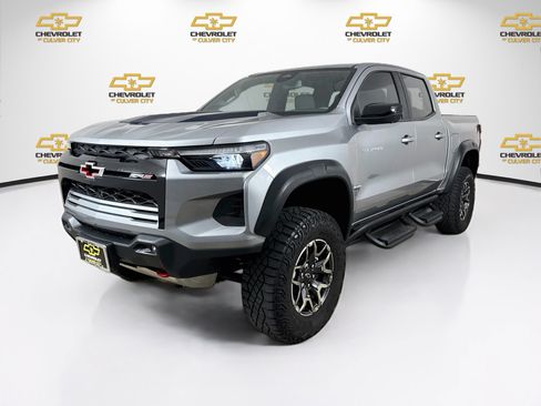 Used 2024 Chevrolet Colorado ZR2 w/ Technology Package AWD/4WD image 3