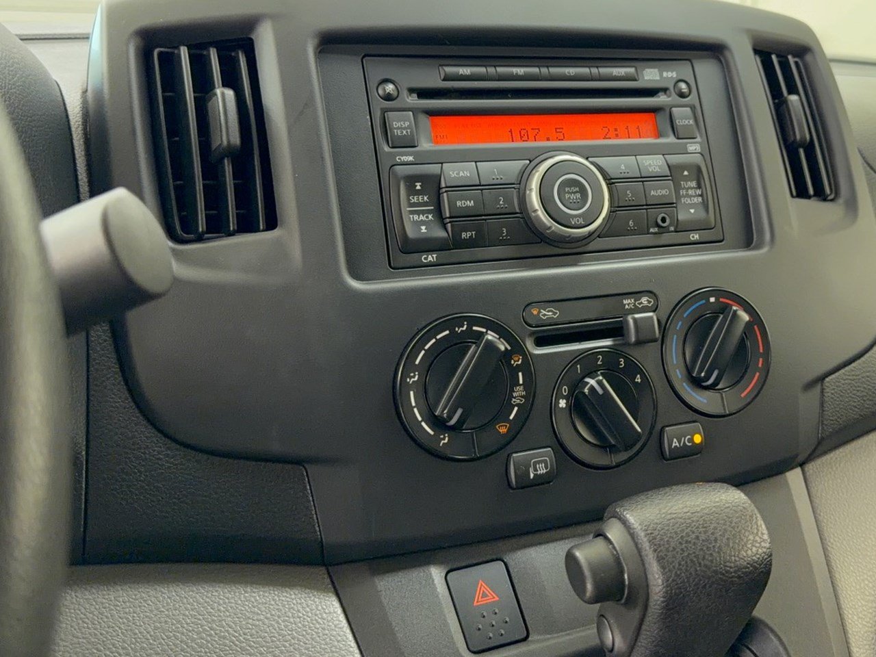 Used 2015 Nissan NV200 SV w/ Exterior Appearance Package FWD image 23