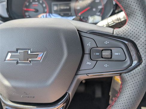 New 2026 Chevrolet Trax RS w/ Sunroof Package FWD image 18