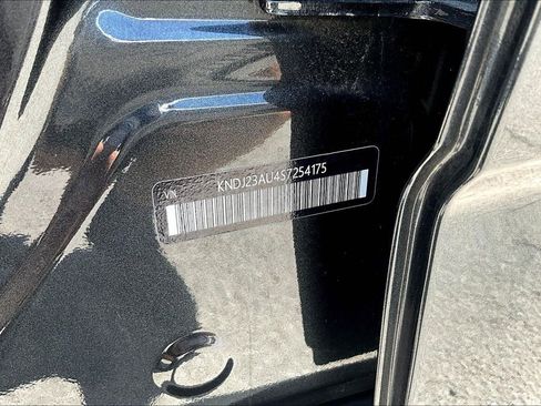 Used 2025 Kia Soul LX w/ LX Technology Package FWD image 20
