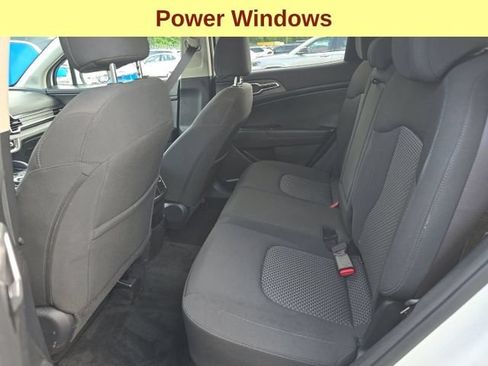 Used 2023 Kia Sportage LX AWD/4WD image 11