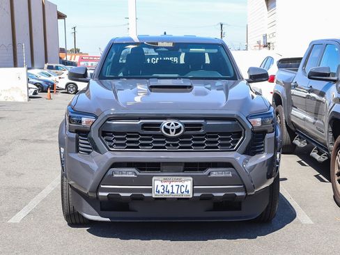 Used 2024 Toyota Tacoma TRD Sport image 2
