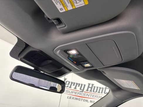 Used 2023 Ford F250 XLT w/ FX4 Off-Road Package image 19