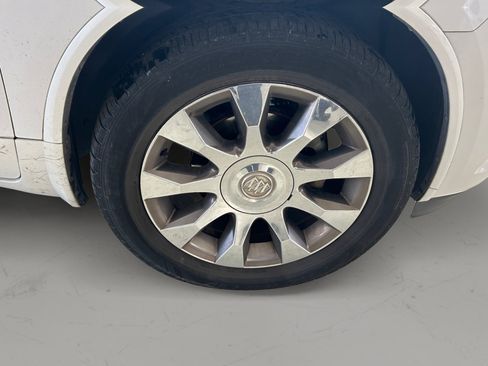 Used 2017 Buick Enclave Premium w/ Enclave Tuscan Edition FWD image 6