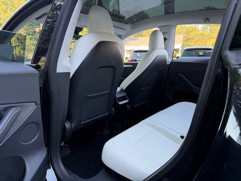 Used 2022 Tesla Model Y Performance AWD/4WD image 30