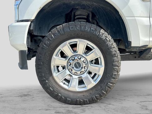 Used 2022 Ford F350 Platinum w/ FX4 Off-Road Package AWD/4WD image 13