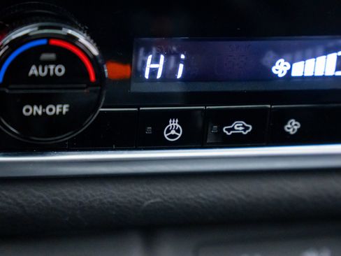 Used 2023 Nissan Rogue SV w/ SV Premium B Package image 26