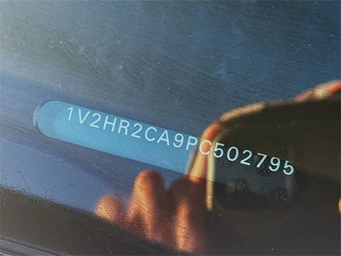 Used 2023 Volkswagen Atlas SE image 38