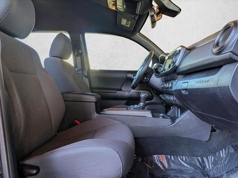 Used 2019 Toyota Tacoma TRD Off-Road image 20
