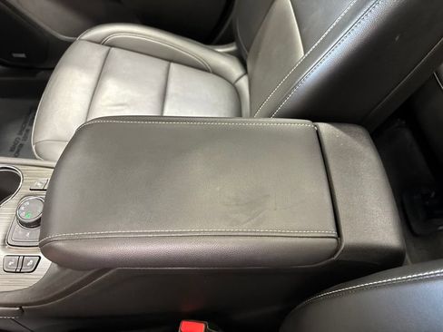 Used 2023 GMC Acadia SLT AWD/4WD image 30