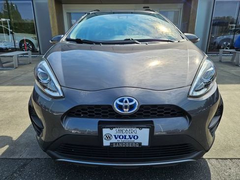 Used 2019 Toyota Prius C FWD image 2