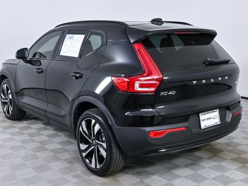 Certified 2023 Volvo XC40 B4 Plus w/ Driver Assist Package FWD image 4