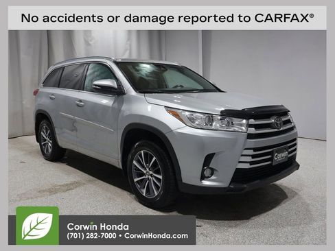 Used 2018 Toyota Highlander XLE image 1