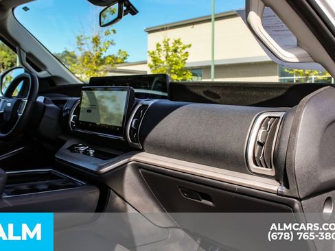 Used 2025 Ford Expedition Active AWD/4WD image 25