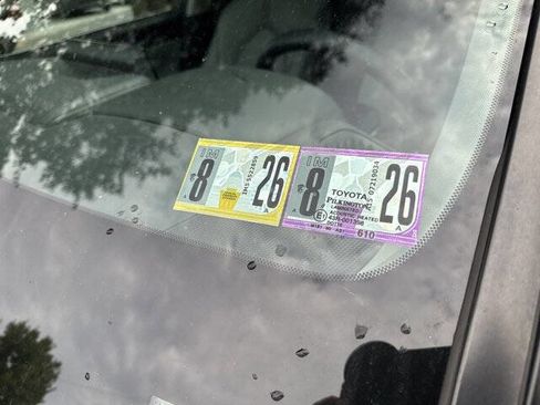 Used 2020 Toyota Highlander XLE image 32