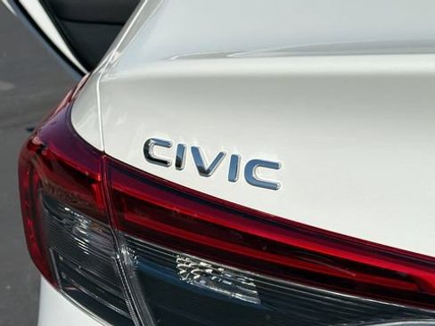 Used 2024 Honda Civic Sport image 12