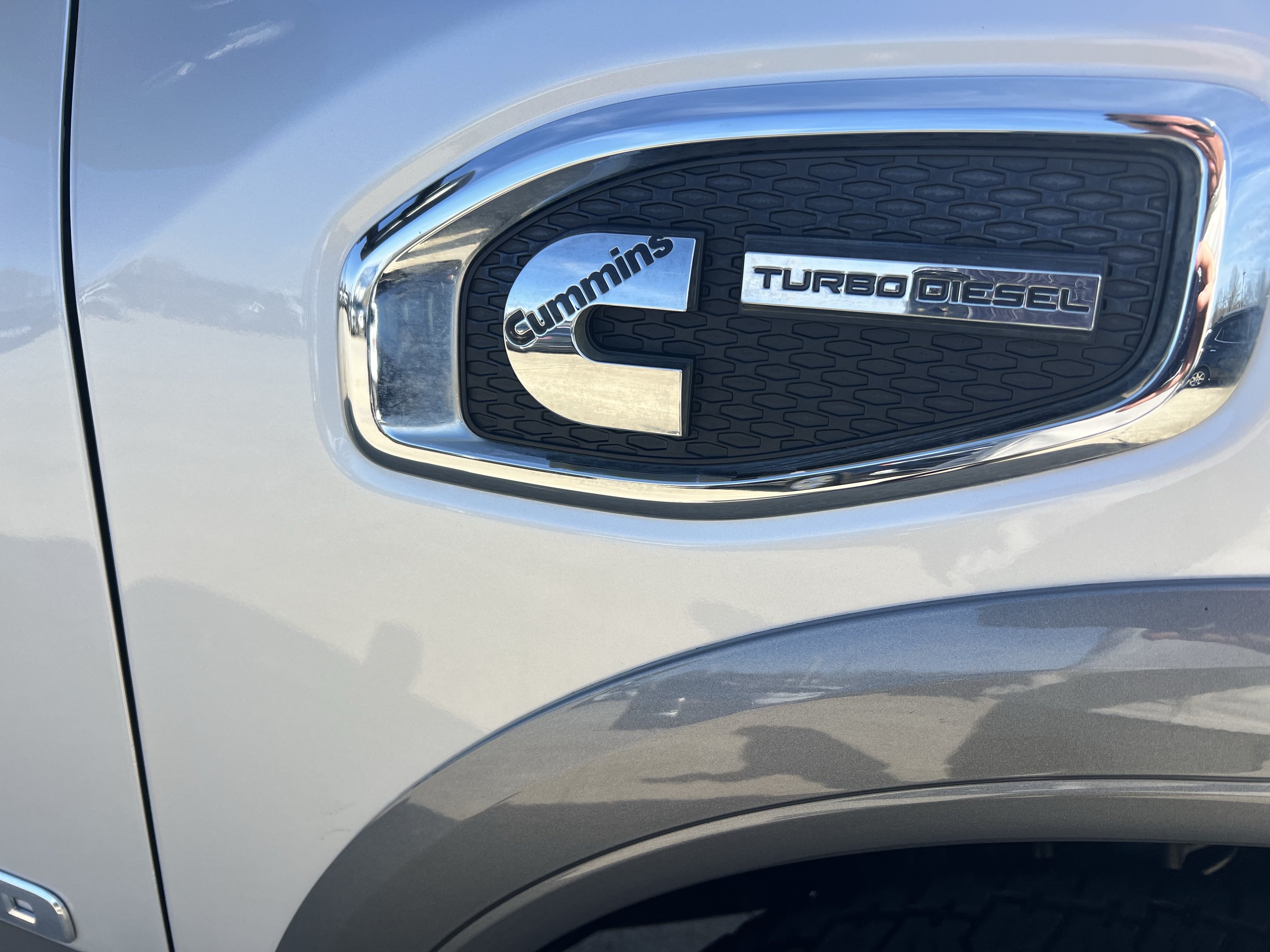 Used 2019 Nissan Titan PRO-4X AWD/4WD image 3