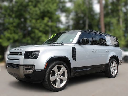 Used 2023 Land Rover Defender 130 X-Dynamic SE AWD/4WD image 3