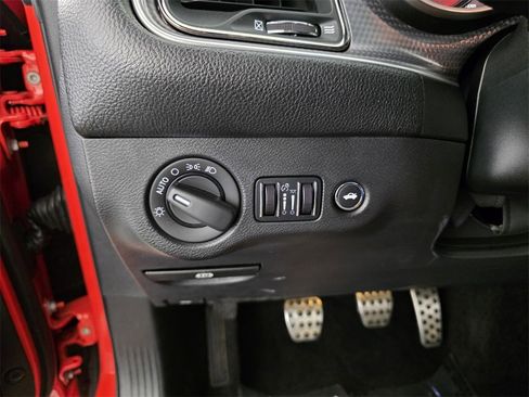 Used 2016 Dodge Challenger SRT Hellcat image 27