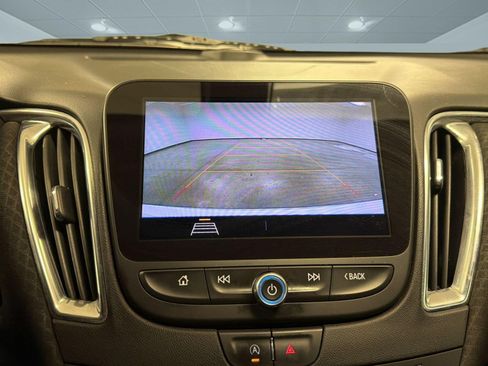 Used 2020 Chevrolet Malibu LT FWD image 19