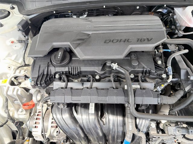 Used 2024 Hyundai Elantra SEL w/ Convenience Package FWD image 32