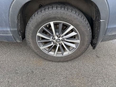 Used 2018 Toyota Highlander XLE image 6