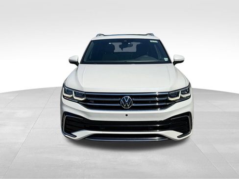 Used 2022 Volkswagen Tiguan SEL R-Line AWD/4WD image 2