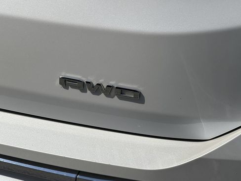 Used 2024 GMC Terrain Denali AWD/4WD image 7